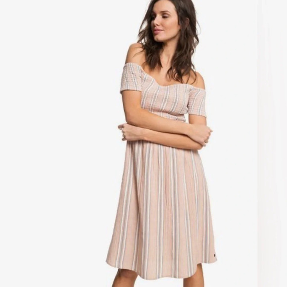 💜 Roxy Women's Pretty Lovers Off The Shoulder Dress - Picture 1 of 7